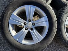 Kia (5x114,3) 17 tolli originaal valuveljed naastu