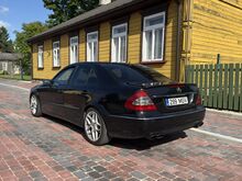 Mercedes-Benz E220 AMG