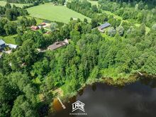 Kahe järve vahel asuv mõisakompleksi kuuluv maakivist vesiveski