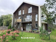 Hubane kahe terrassiga korter kesklinna lähedal roheluse rüpes!