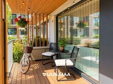 Läbi kahe korruse, oma sissepääsuga. Terrass.