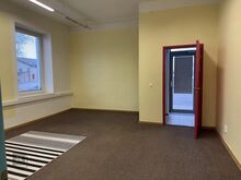 Korralik äripind tiheda liiklusega asukohas.