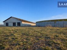 Müüa endine külmlaut abiruumidega. Veisefarm.