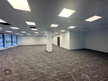 Arendatav Stock-Office Turu tänava ääres