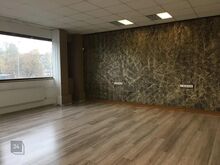 Kadaka tee 72A ärimajas anda üürile heas korras büroo 36,6 m2