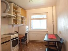 Üürile anda 37 m² suurune 1-toaline korter Kuressaares Vallimaa tänaval