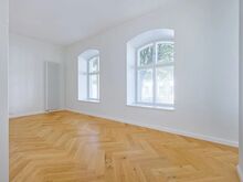 KÕRGED LAED (3,6M2) KODU VOLTAS VAATEGA KALAMAJA PARGILE!