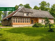 Müüa korras mõisa härrastemaja.