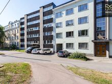 Üürida südalinnas avar 2-toaline korter.