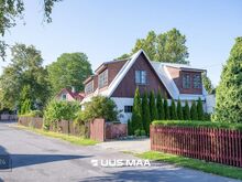 UUS HIND! Müüa maja Kuressaare kesklinnas Karja tänav 5