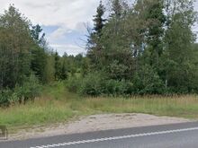 Talusüda laguneva maja ja suure vundamendiga