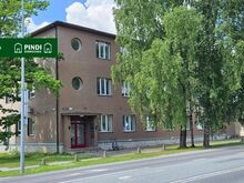 Üürile anda büroo või teeninduseks sobiv ruum, mis asub hoone esimesel korrusel