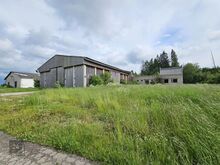 TOOTMISKOMPLEKS / LAUT LINNA LÄHEDAL