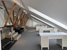 Üürile anda Pinna Keskuses äripind, mis asub esimesel korrusel