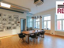 Valgusküllane büroo vanalinna renoveeritud hoones