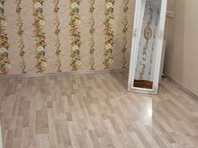 1 vaba aknaga tuba ilusalongis, mille kogupind on 50 m2 ja see tuba on 15 m2