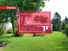 Hubane maja Tabasalu külje all looduspargi kõrval.