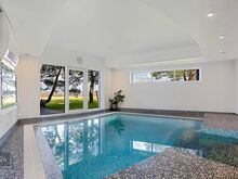 Pool hektarit merega piirnevat kinnistut ja basseiniga maja!