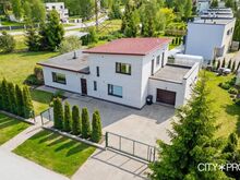 MÜÜA RAHULIKUS PIIRKONNAS 5-TOALINE SAUNAGA ERAMU!