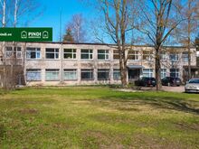 * Üürile pakkuda väga heas asukohas ruumid kohviku pidamiseks