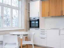 Hubane stuudiokorter renoveeritud majas, Uue maailma asumis!