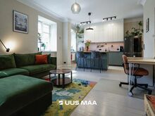 Ilus renoveeritud Kalamaja-kodu Stalini-aegses majas.