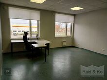 Hea asukoht! Parkimine maja ees. Juurdepääs 24/7.