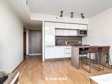 Merevaatega stuudiokorter üürile 01. augustist!