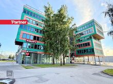 Anname üürile väikese büroopinna veevõimalusega!