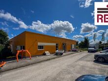 Hea nähtavusega ärihoone Peterburi tee ääres