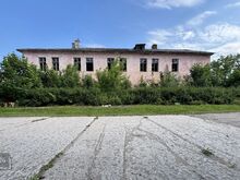 Müüa vana kasarmuhoone otse linna südames!