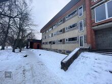 Avara planeeringuga hoone Alu mõisa lähedal, järve kaldal, rahulikus piirkonnas