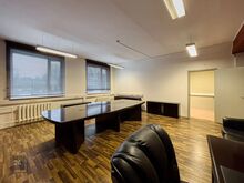 Avar bürooruum! Tasuta parkimine! Köök!