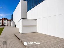 Maanteeäärne müügipaviljon terrassiga WOW Keskuses