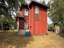 Müüa suurepärase asukohaga suvila Maardus!
Müüa 832 m² suurune aiamaa, mis asub rahulikul tupi
