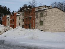 Pooleliolev 15-korteriga korterelamu Kunda &auml;&auml;relinnas, metsa &auml;&auml;rses elamurajooni