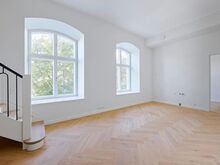 Parkimiskoht hinnas! KÕRGETE LAGEDEGA ELEGANTNE LINNAKODU!