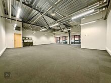 105,2 m² AVAR ÄRIPIND, 12 KUUD KÕRVALKULUD HINNAS!