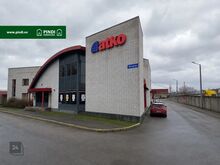 Asfalteeritud ja aiaga piiratud parkimisplats!