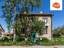 Lilleküla vaiksel kõrvaltänaval 3 korteriga linnamaja!