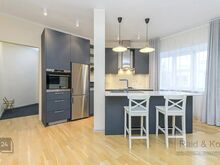 MAAKLERITASU 700 EUR!
