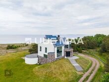 Eksklusiivne ja isikupärane mereäärne Villa!