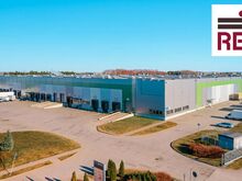 Laopind Nehatu logistikapargis. 2 laadimissilda, ramp. 10 m kõrgust