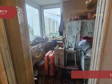 Müüa Narva keeltelütseumi vastas asuvas elamus 3-toaline korter rõduga 4
