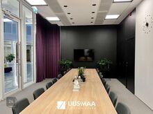 Väike büroo soliidses ärimajas