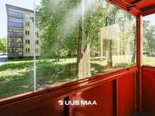 Eraldi tubadega nurgakorter renoveeritud majas. Rõdu, keldriboks