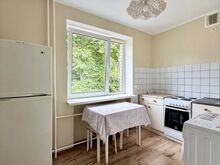 Hubane kahetoaline korter kuurortlinnas.