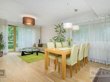 Suure terrassiga! 2 parkimiskohta majaaluses garaažis!