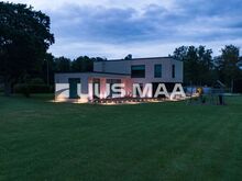 Luksuslik 7-toaline eramu välibasseini ja kodurannaga!