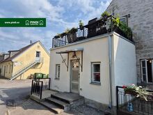Üürile anda eriline korter Kuressaare vanalinnas.